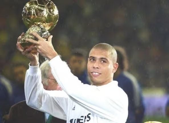 শীর্ষ 3 কনিষ্ঠতম ফুটবলার