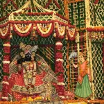বৃন্দাবনের বাঁকে বিহারি মন্দিরে মিনি স্কার্ট ও ছেঁড়া জিন্স নিষিদ্ধ, ভক্তদের ভদ্র পোশাক পরার নির্দেশ