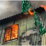 তপসিয়ায় ভয়াবহ অগ্নিকাণ্ড: বহুতলের পাশে ঝুপড়িতে আগুন, আতঙ্কে এলাকা