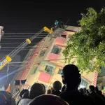 বাঘাযতীনে হেলে পড়া ফ্ল্যাটবাড়ির ভাঙার কাজ শুরু