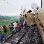 জলগাঁওয়ে ট্রেন দুর্ঘটনায় মৃতের সংখ্যা বেড়ে ১৩, আহতদের জন্য সরকারি আর্থিক সহায়তা ঘোষণা