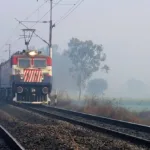 উত্তর ভারত জুড়ে কুয়াশার দাপট! শনিবার দিল্লিতে বাতিল ৩৮টি বিমান, ওঠানামায় দেরি ১৭০টির