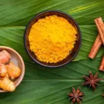 রোদে পোড়া ত্বকে জেল্লা ফেরাবে কাঁচা হলুদ: বিভিন্ন মাস্ক বানানোর সহজ উপায়