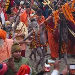 ৩০০ কিলোমিটার যানজটে অচল কুম্ভযাত্রা! ঘণ্টার পর ঘণ্টা আটকে পুণ্যার্থীরা, বন্ধ রেলস্টেশনও
