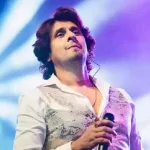গাইতে গাইতে কান্নায় ভেঙে পড়লেন সোনু নিগম! কী ঘটল মঞ্চে?