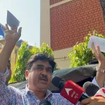 দল না জানলেও সিদ্ধান্ত নিয়েছিলেন অভিজিৎ! চাপের মুখে চিঠি ছিঁড়ে মুখরক্ষা, ব্রাত্যর সঙ্গে সাক্ষাৎ বাতিল
