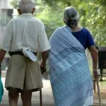 বয়স্কদের ‘স্ক্রিন আসক্তি’ বাড়ছে: একাকিত্বের ফাঁদে বন্ধি মন, ঝুঁকির মুখে স্বাস্থ্য!
