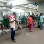 ঝাড়ু হাতে শিক্ষকরা, বিকাশ ভবনের সামনে প্রতিবাদের অন্য রূপ — এবার দৃষ্টিহীনরাও পথে