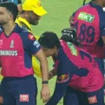 ধোনিকে হারিয়েও পা ছুঁয়ে প্রণাম বৈভবের: দিল্লির মাটিতে কিশোরের ‘গুরুদক্ষিণা’