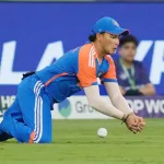 দুবাইয়ের ‘আগুনের গোলক’-এর জন্যই কি ভারতের ক্যাচ মিস? বরুণের দাবি, চাপে ফিল্ডিং কোচ দিলীপ