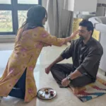নেই কোনও বাড়তি আড়ম্বর, মাদুরে বসে দেবের ভাইফোঁটা; রুক্মিণীর মুখে আরও এক সুখবর! 🎉