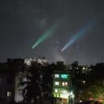 🌠 বাংলার আকাশে দেখা যাচ্ছে জোড়া ধূমকেতু “লিমন” ও “সোয়ান”! কালীপুজোর পরদিনই আসবে সবচেয়ে কাছে — জানুন কবে, কোথায়, কীভাবে দেখা যাবে 🌌