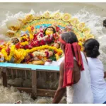 দশমীদিন দুর্গা বিসর্জন: কলকাতায় প্রস্তুতি, পুলিশ ও পুরসভার বিশেষ বন্দোবস্ত