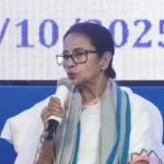 উত্তরবঙ্গের বন্যা নিয়ে ফের কেন্দ্রকে তোপ মমতার: ‘ড্রেজিং করো, নয়তো বাঁধ ভেঙে দাও!’