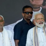 🗳️ বিহার ভোটগণনায় হাড্ডাহাড্ডি লড়াই! প্রাথমিক আভাসে এগিয়ে এনডিএ, টক্কর দিচ্ছে মহাগঠবন্ধন, রাঘোপুর থেকে এগিয়ে তেজস্বী
