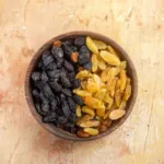 সোনালি নাকি কালো? কোন কিশমিশে লুকিয়ে বিপদ— লিভারকে বাঁচাতে এখনই জানুন সত্যিটা