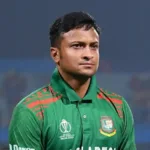 দেশের বাইরে থেকেও দেশের পাশে: উত্তাল বাংলাদেশ নিয়ে কবিতায় প্রতিবাদ শাকিব আল হাসানের
