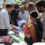 খসড়া ভোটার তালিকার দিকে তাকিয়ে বাংলা: ৭ কোটির বেশি নাম, বাদ পড়ছে লক্ষ লক্ষ, শেষ মুহূর্তে কী প্রস্তুতি কমিশনের?