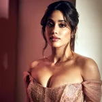 ১৫-এ ছবি বিকৃত হয়ে ছড়িয়ে পড়ে, আজও মনে রয়ে গেছে আঘাত: জাহ্নবী কপূরের ভয়াবহ অভিজ্ঞতা