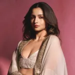 কান উৎসবে ভিড়ের মাঝে আলিয়ার আচরণে বিতর্ক, নেটদুনিয়ায় মিশ্র প্রতিক্রিয়া
