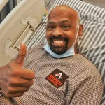 Vinod Kambli-র অসুস্থ শরীরেও টান ক্রিকেটের, ওয়ানখেডেতে হাজির হয়ে আবেগঘন মুহূর্ত