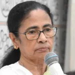 তালাবন্দি অধিবেশন কক্ষ ঘিরে তুমুল বিতর্ক, কাউন্সিলরদের ‘লড়াই চালিয়ে যাওয়ার’ বার্তা দিলেন মমতা