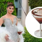 Cannes Film Festival-এ ফের নজর কাড়লেন Urvashi Rautela, কফিকাপ-আদলের ব্যাগের দাম শুনে চমকে নেটপাড়া