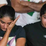 বিনেশের পাশে সাক্ষী, মোদীর কাছে আবেদন: ‘একজন মায়ের লড়াই থামিয়ে দেবেন না’