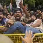 যন্তর মন্তরের বিক্ষোভকারীদের বিরুদ্ধে কড়া পদক্ষেপে আপত্তি দিল্লি সরকারের, তবে অপরাধের অভিযোগে মিলবে না ছাড়