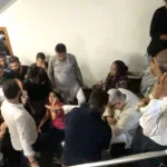 ক্যামাক স্ট্রিটে বিলবোর্ড ঘিরে তুমুল উত্তেজনা! পুরসভা-পুলিশের সঙ্গে ধস্তাধস্তি, সিঁড়িতে পড়ে গেলেন ডেরেক